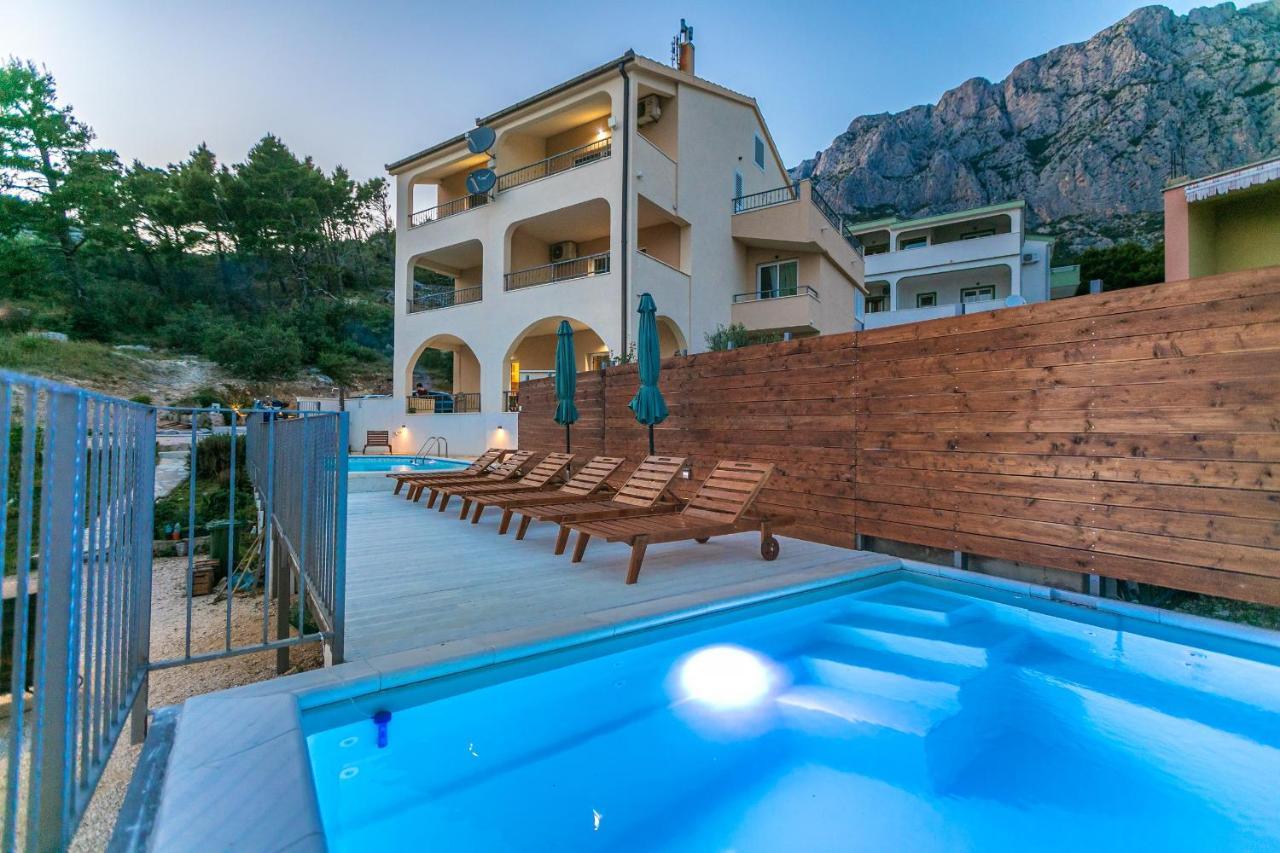 Apartments Fiona - Away From City Crowds Макарска Екстериор снимка